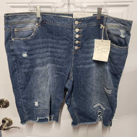 C Est 1946 Denim Womens Jean Shorts Curvy Distressed‎ Button Fly Size 22W New - Picture 1 of 10